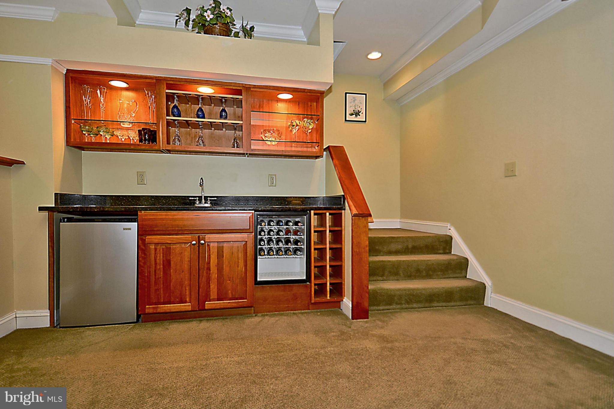 22710 Wildcat Road Germantown, MD 20876 - Photo 21 of 30 Wet Bar
