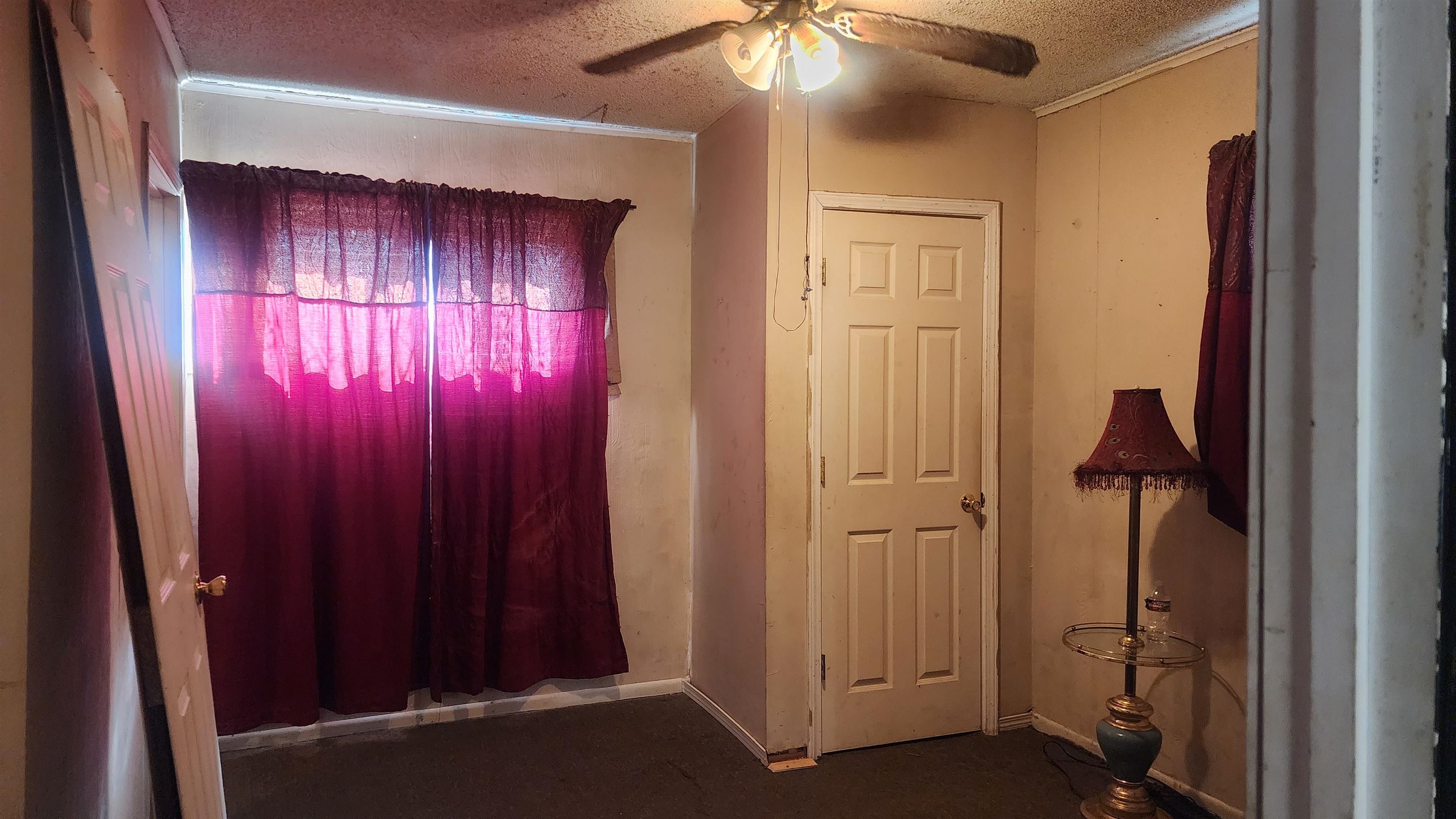 1069 McEvers Road Memphis, TN 38111 - Photo 11 of 12 an entrance door with a hallway