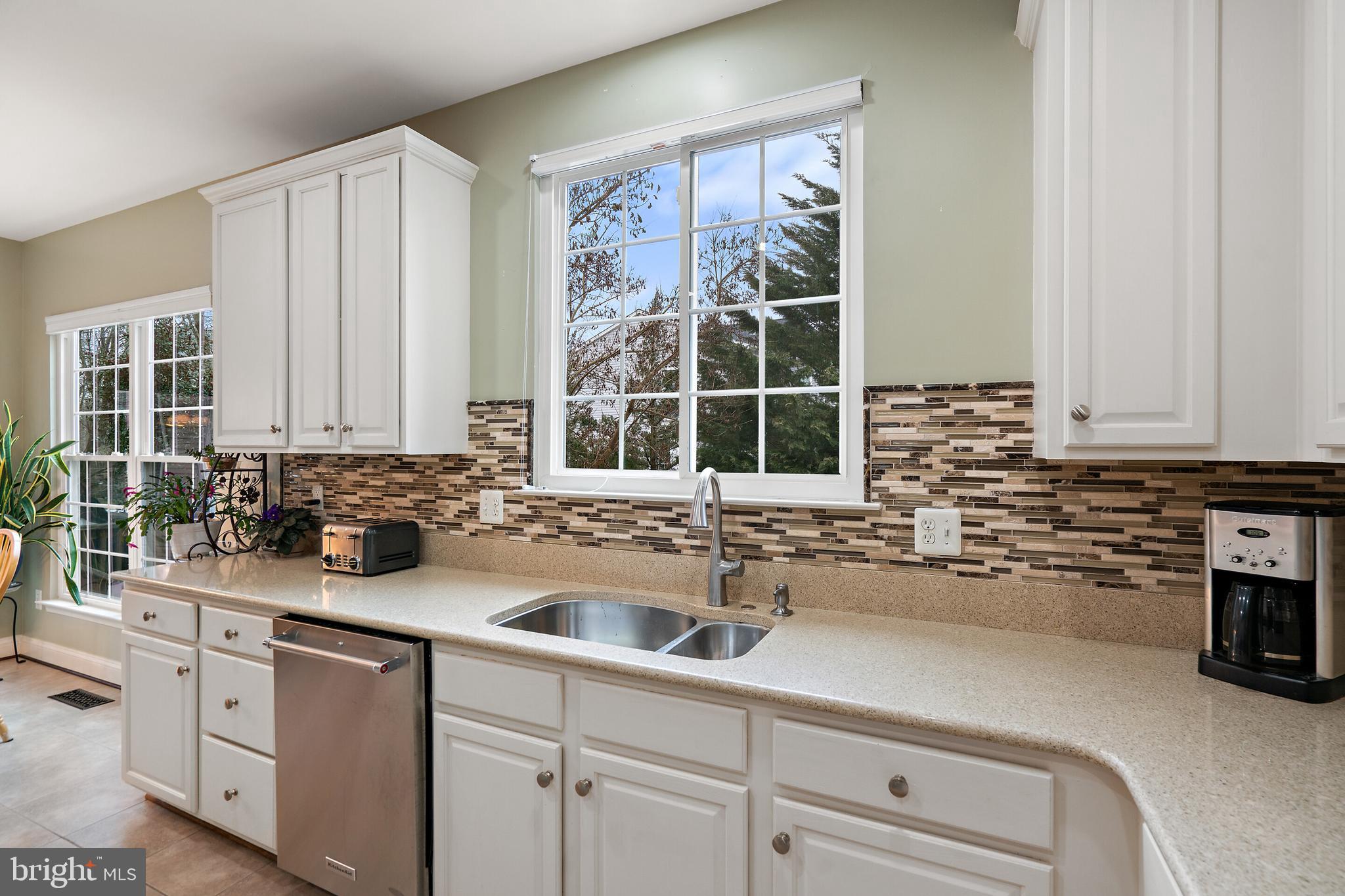 18279 Maple Spring Court Leesburg, VA 20176 - Photo 14 of 49 Kitchen