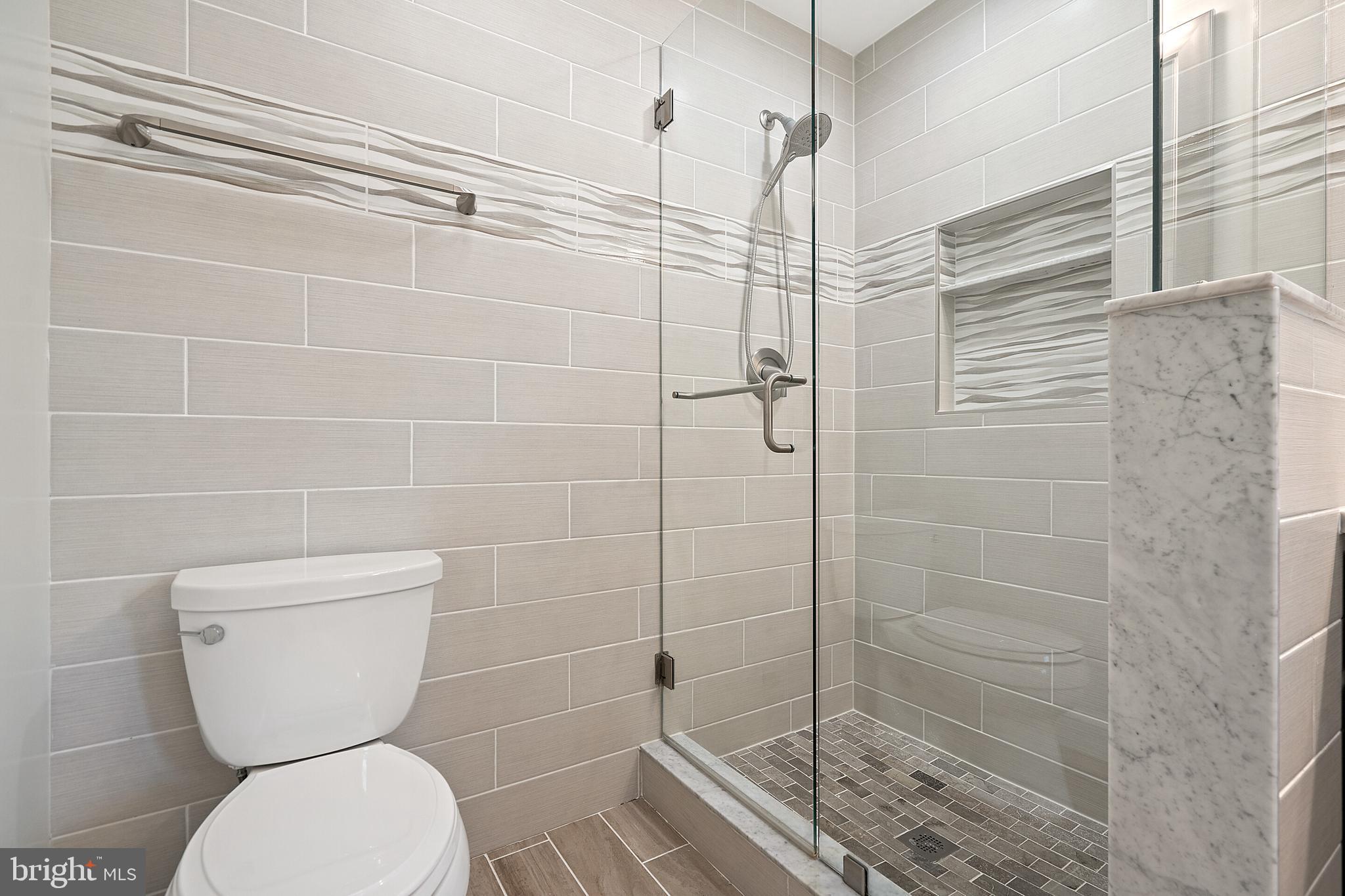 18279 Maple Spring Court Leesburg, VA 20176 - Photo 30 of 49 Renovated Owners Bathroom w/Large Tiled Shower