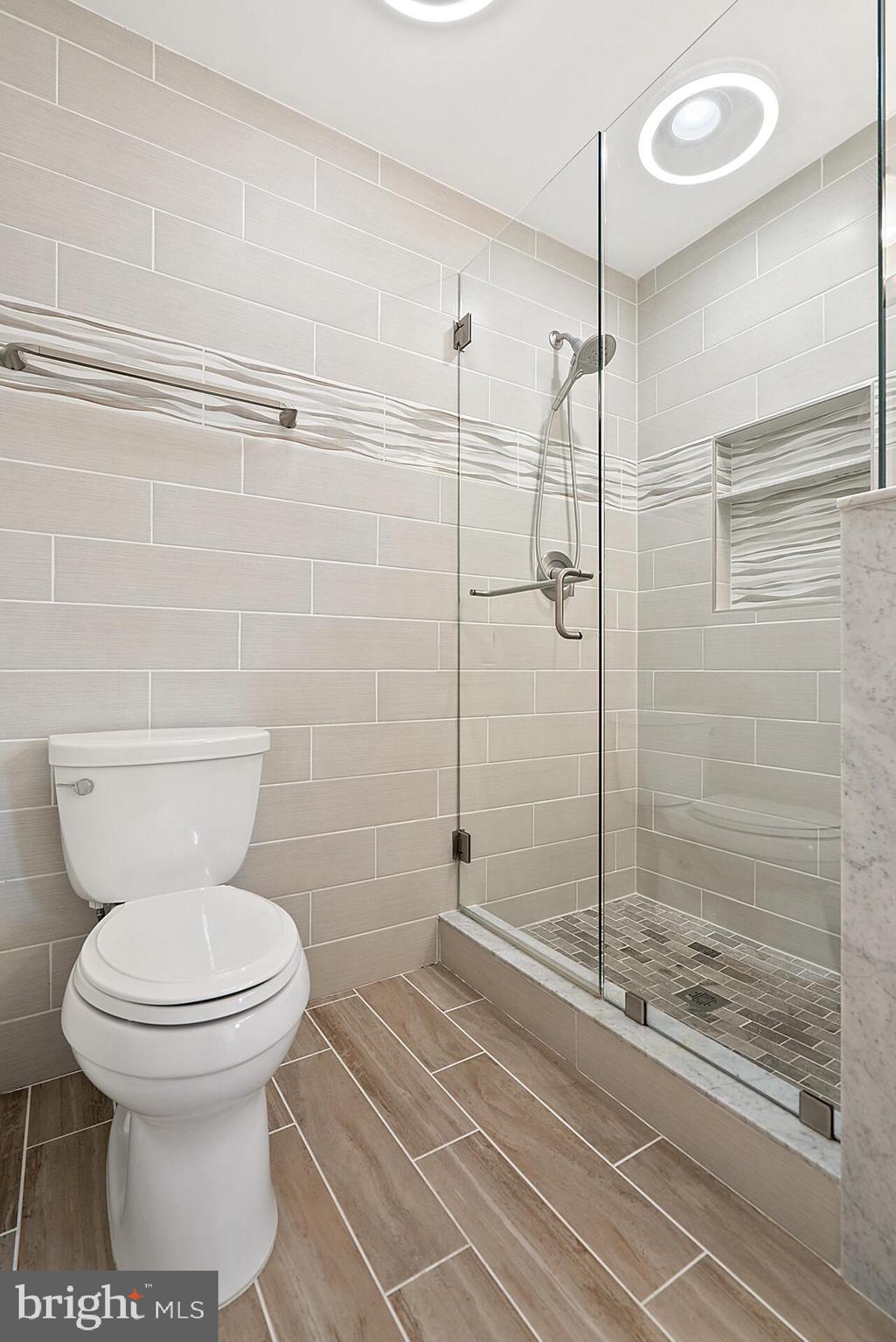 18279 Maple Spring Court Leesburg, VA 20176 - Photo 31 of 49 Renovated Owners Bathroom w/Large Tiled Shower