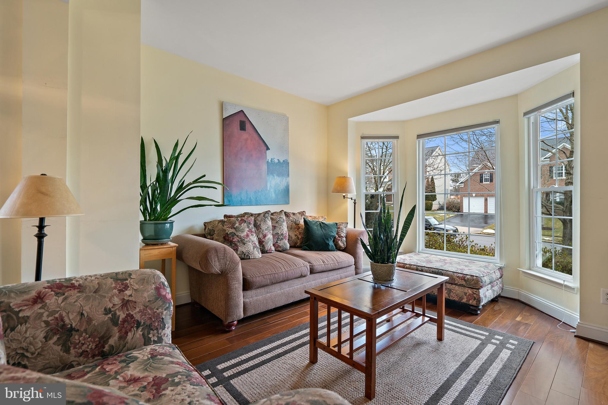 18279 Maple Spring Court Leesburg, VA 20176 - Photo 5 of 49 Living Room with Bay Window