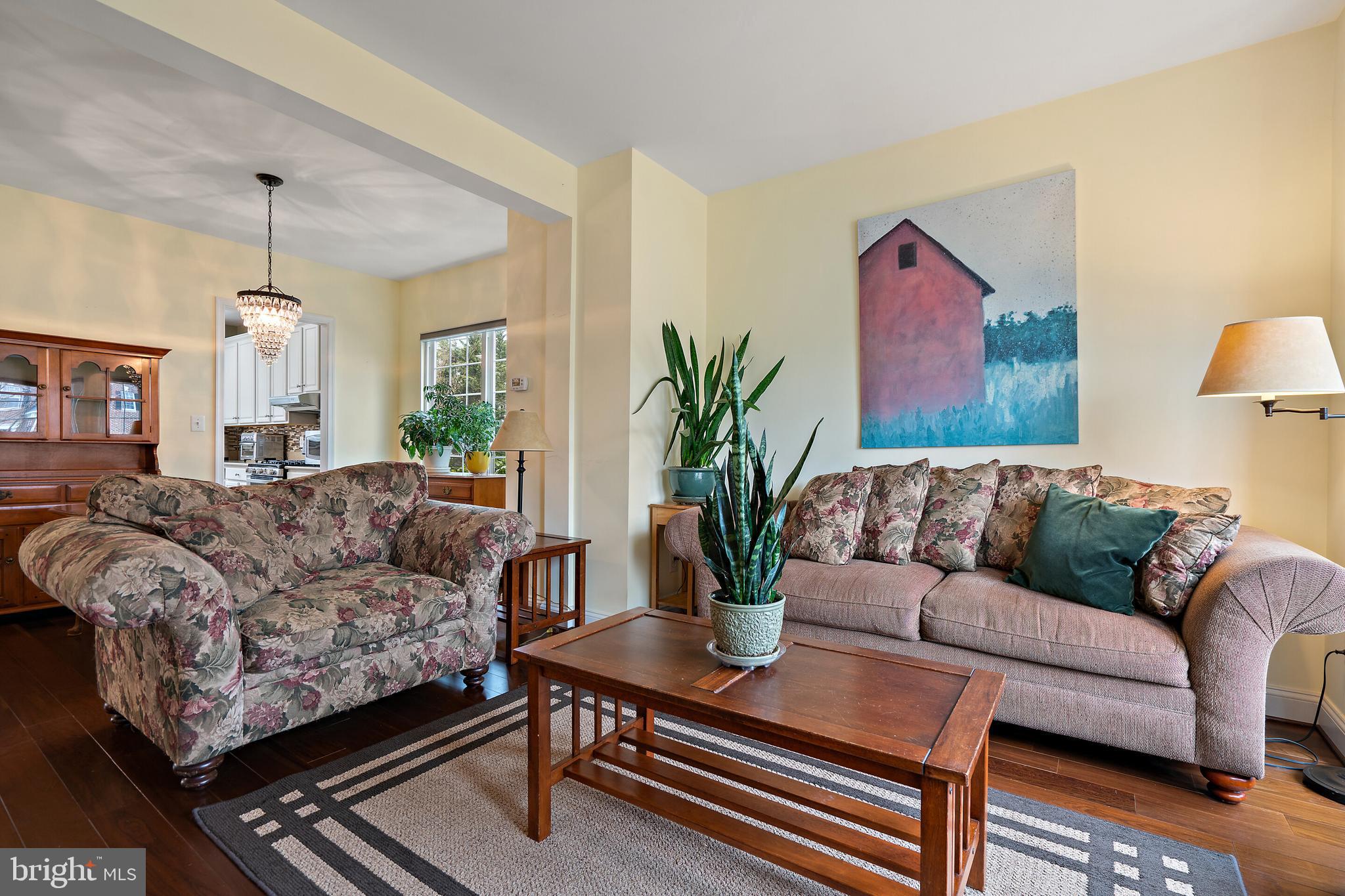 18279 Maple Spring Court Leesburg, VA 20176 - Photo 6 of 49 Living Room