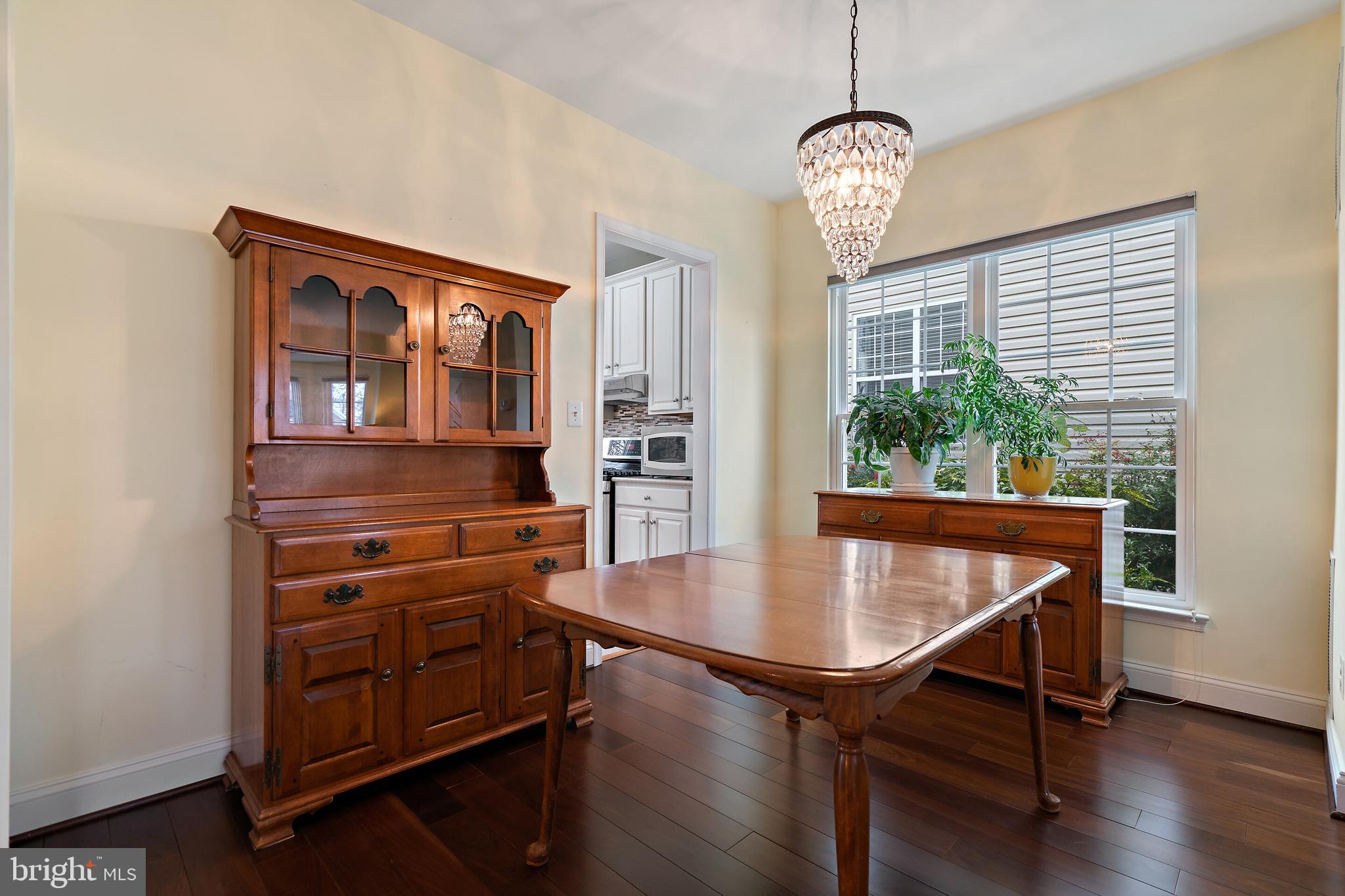 18279 Maple Spring Court Leesburg, VA 20176 - Photo 8 of 49 Dining Room