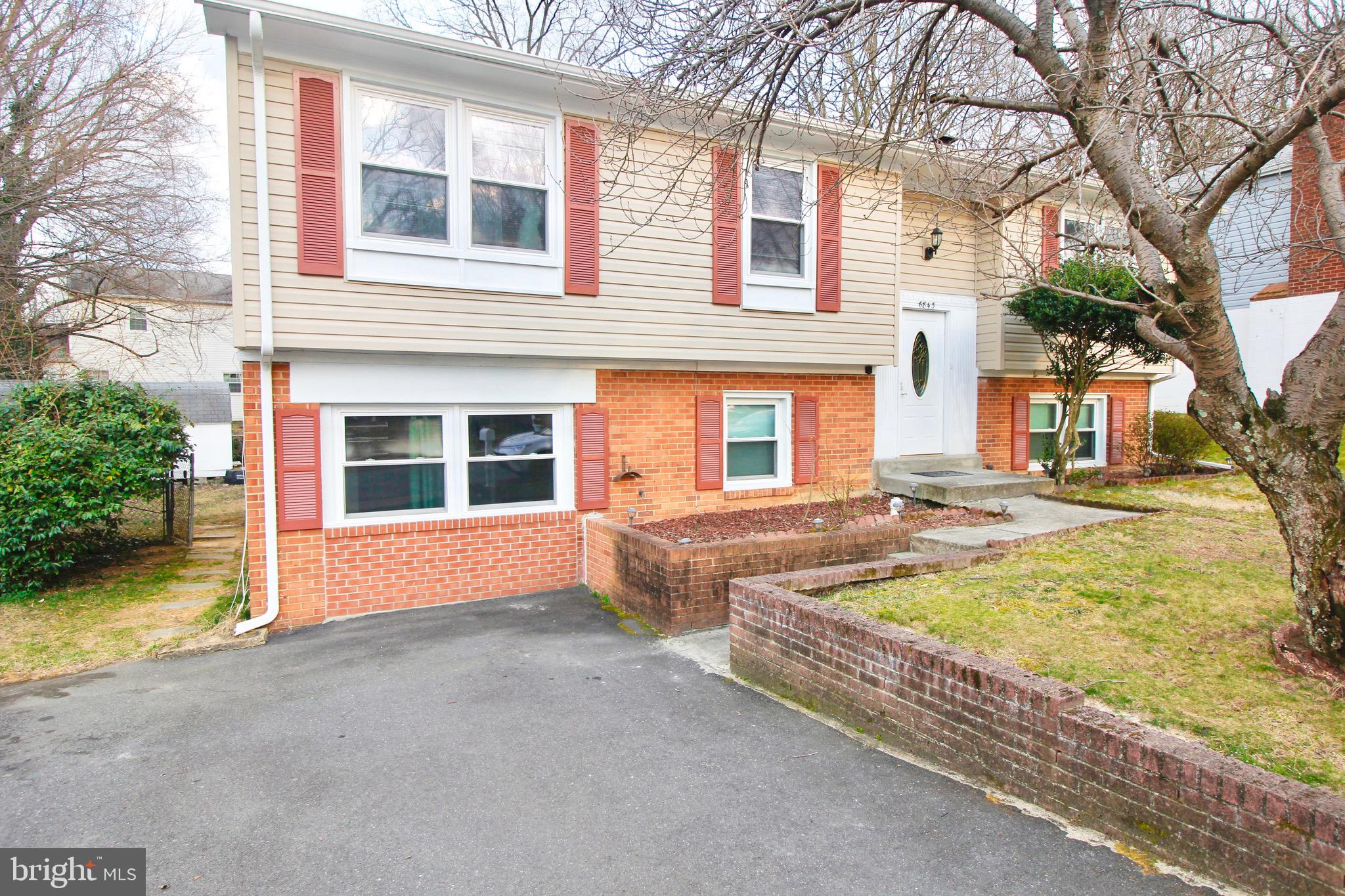 6843 Ben Franklin Road Springfield, VA 22150 - Photo 3 of 32