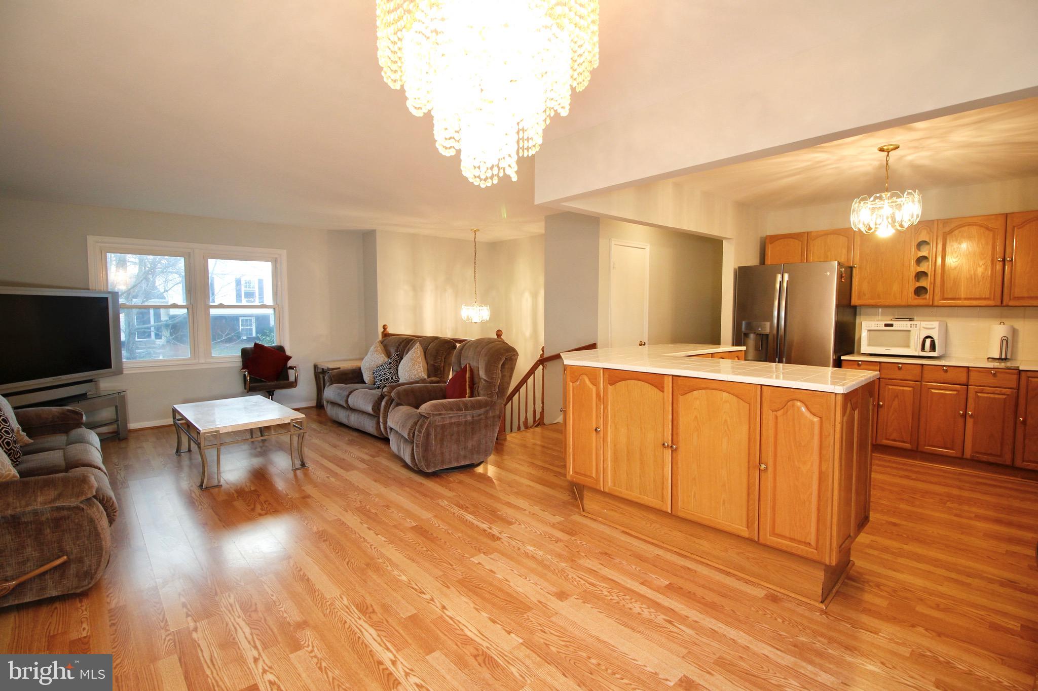 6843 Ben Franklin Road Springfield, VA 22150 - Photo 5 of 32