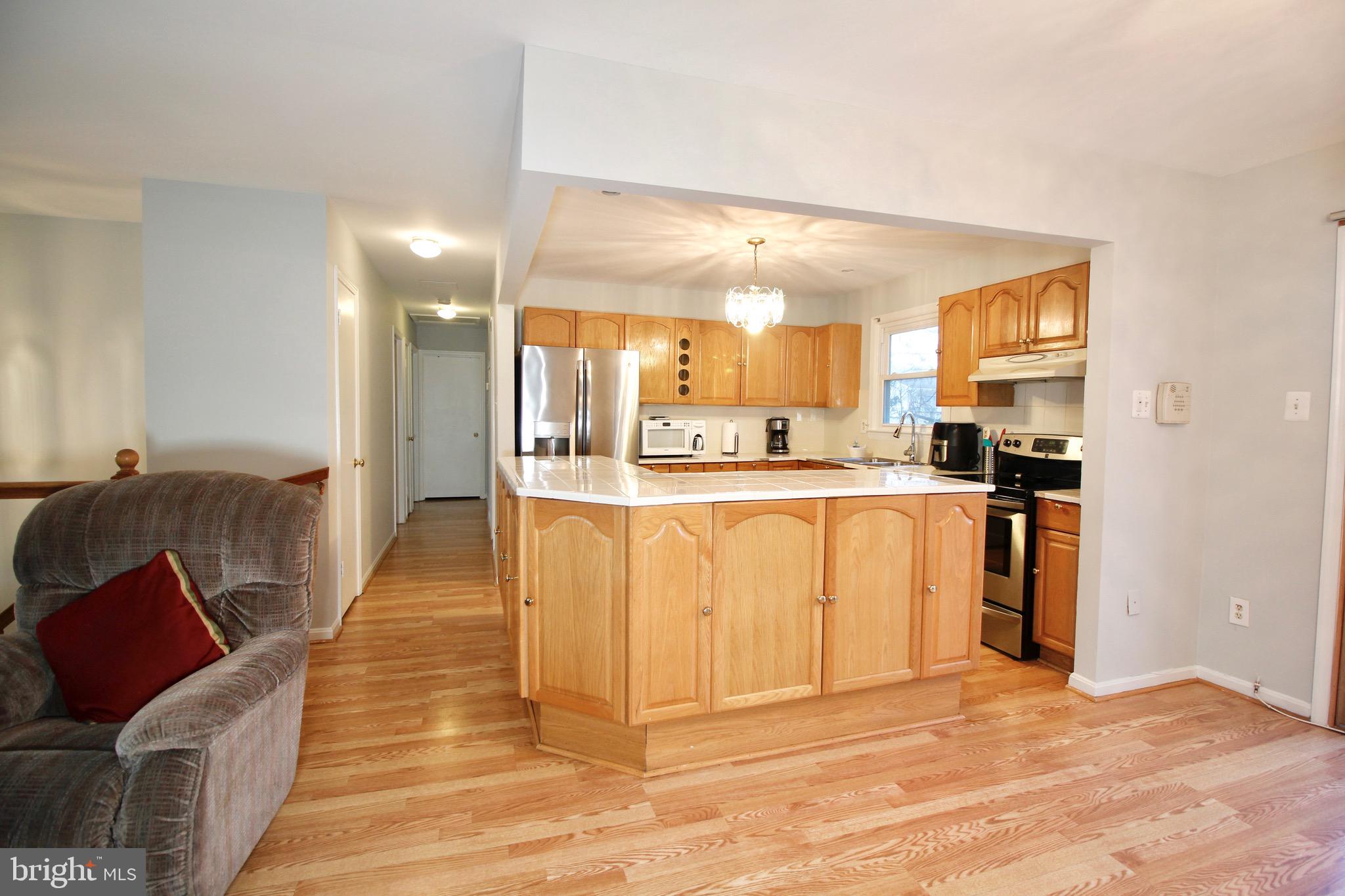 6843 Ben Franklin Road Springfield, VA 22150 - Photo 7 of 32
