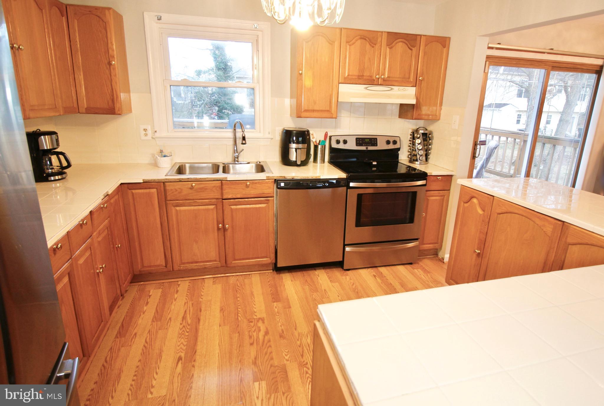 6843 Ben Franklin Road Springfield, VA 22150 - Photo 10 of 32