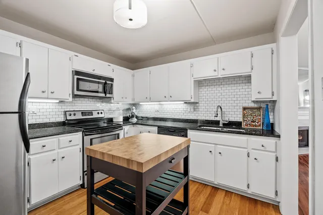 $279,900 | 1101 Sibley Memorial Highway, Unit 310, St. Paul, MN 55118