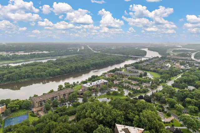 $279,900 | 1101 Sibley Memorial Highway, Unit 310, St. Paul, MN 55118