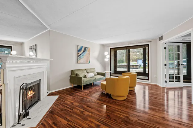 $279,900 | 1101 Sibley Memorial Highway, Unit 310, St. Paul, MN 55118