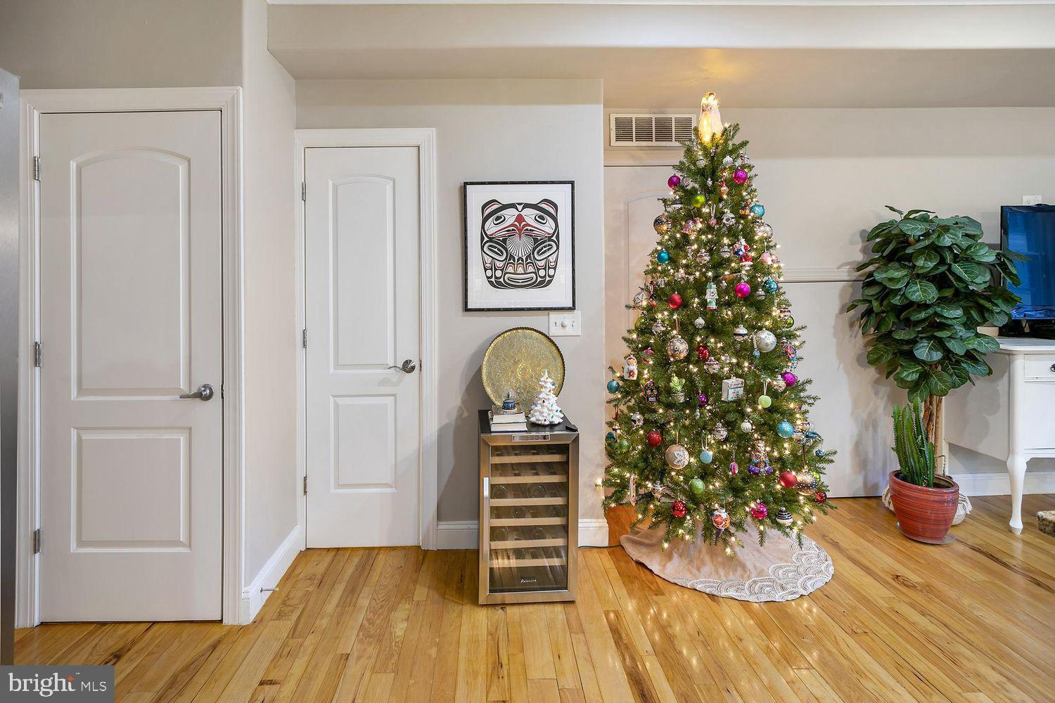 2650 15th Street Northwest, Unit 2 Washington, DC 20009 - Photo 11 of 25 a view of a entryway of the house