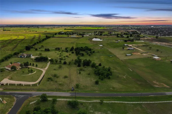 $899,000 | 100 County Road 198, Hutto, TX 78634
