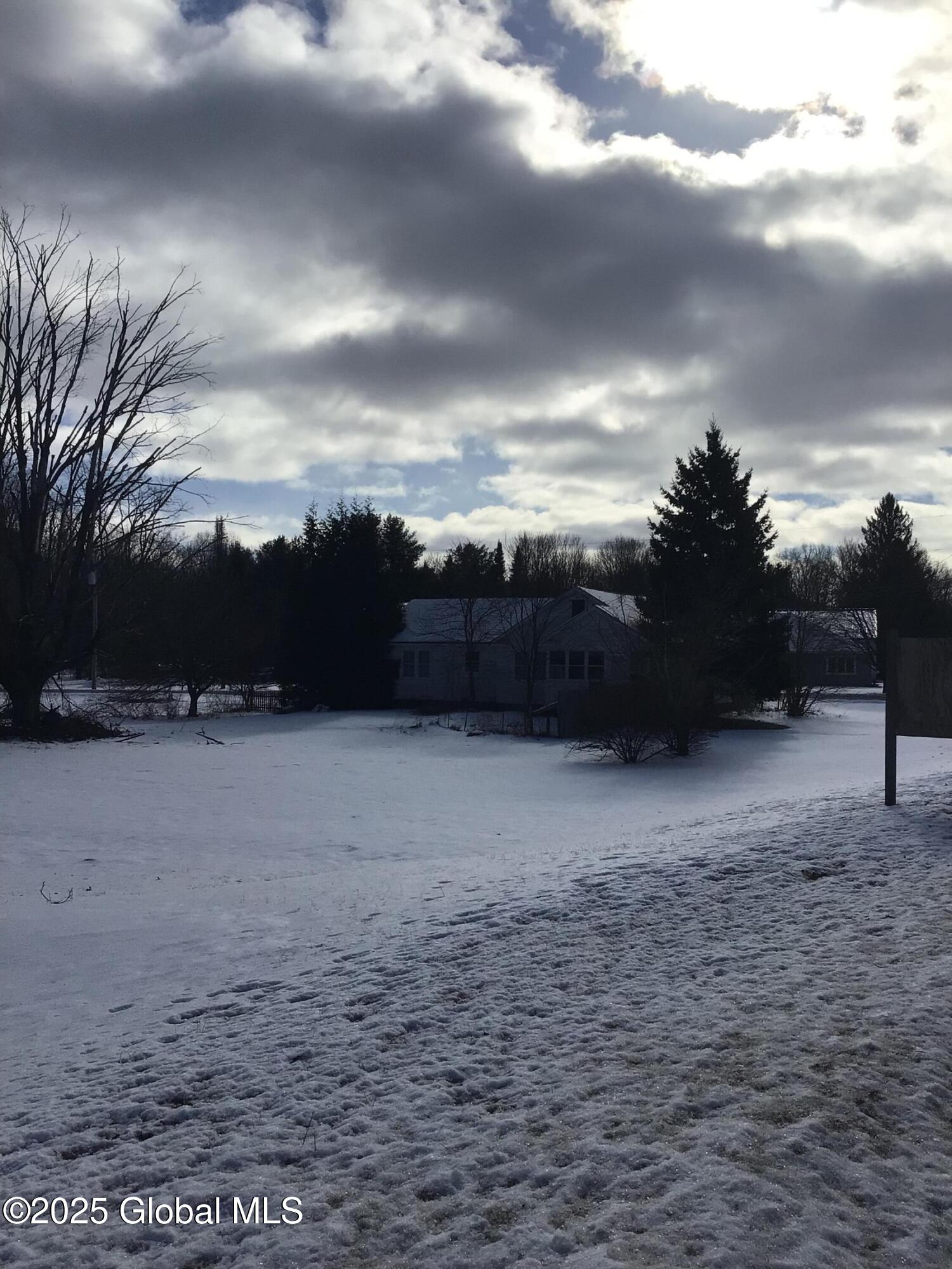 542 Maple Avenue Wilton, NY 12866 - Photo 5 of 10 952F01A2-BA2F-42F9-859E-81FF5CAF7E0B