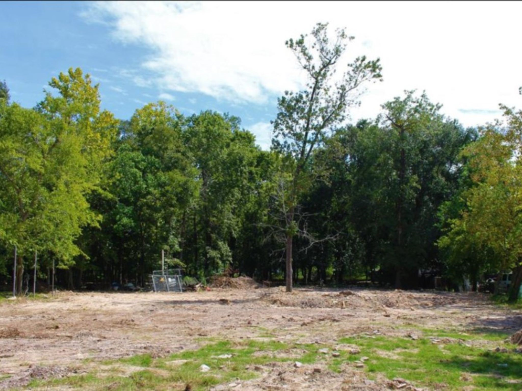 9146 Simmons Houston, TX 77093 - Photo 6 of 6 a view of a yard with trees