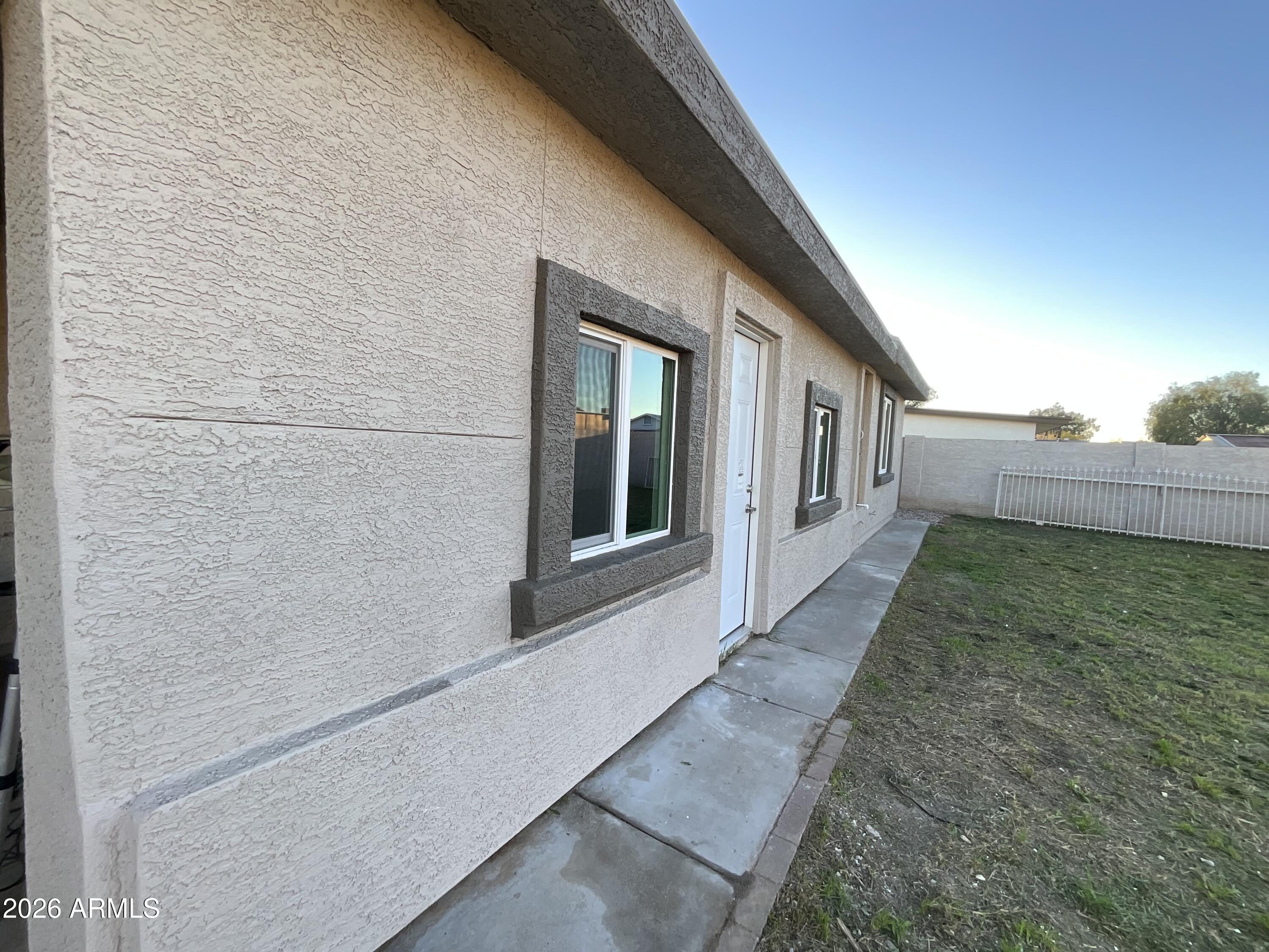 8052 West Pierson Street Phoenix, AZ 85033 - Photo 10 of 36