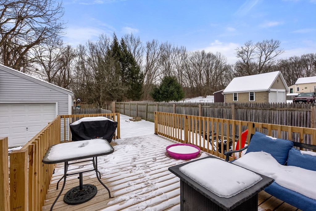 361 Prospect Avenue West Springfield, MA 01089 - Photo 33 of 40