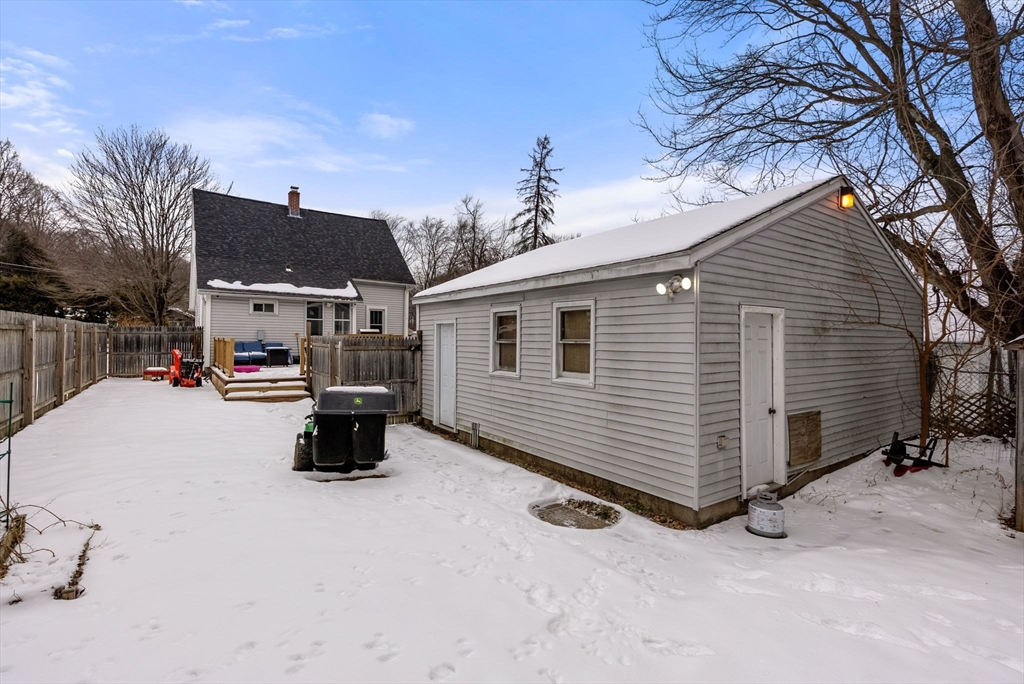 361 Prospect Avenue West Springfield, MA 01089 - Photo 35 of 40