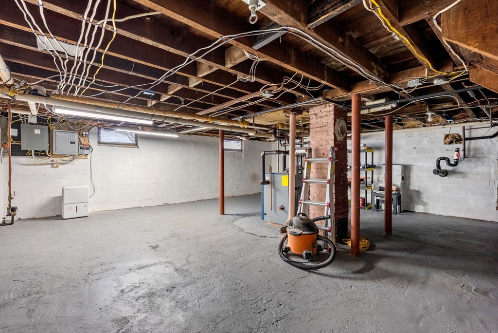 361 Prospect Avenue West Springfield, MA 01089 - Photo 37 of 40