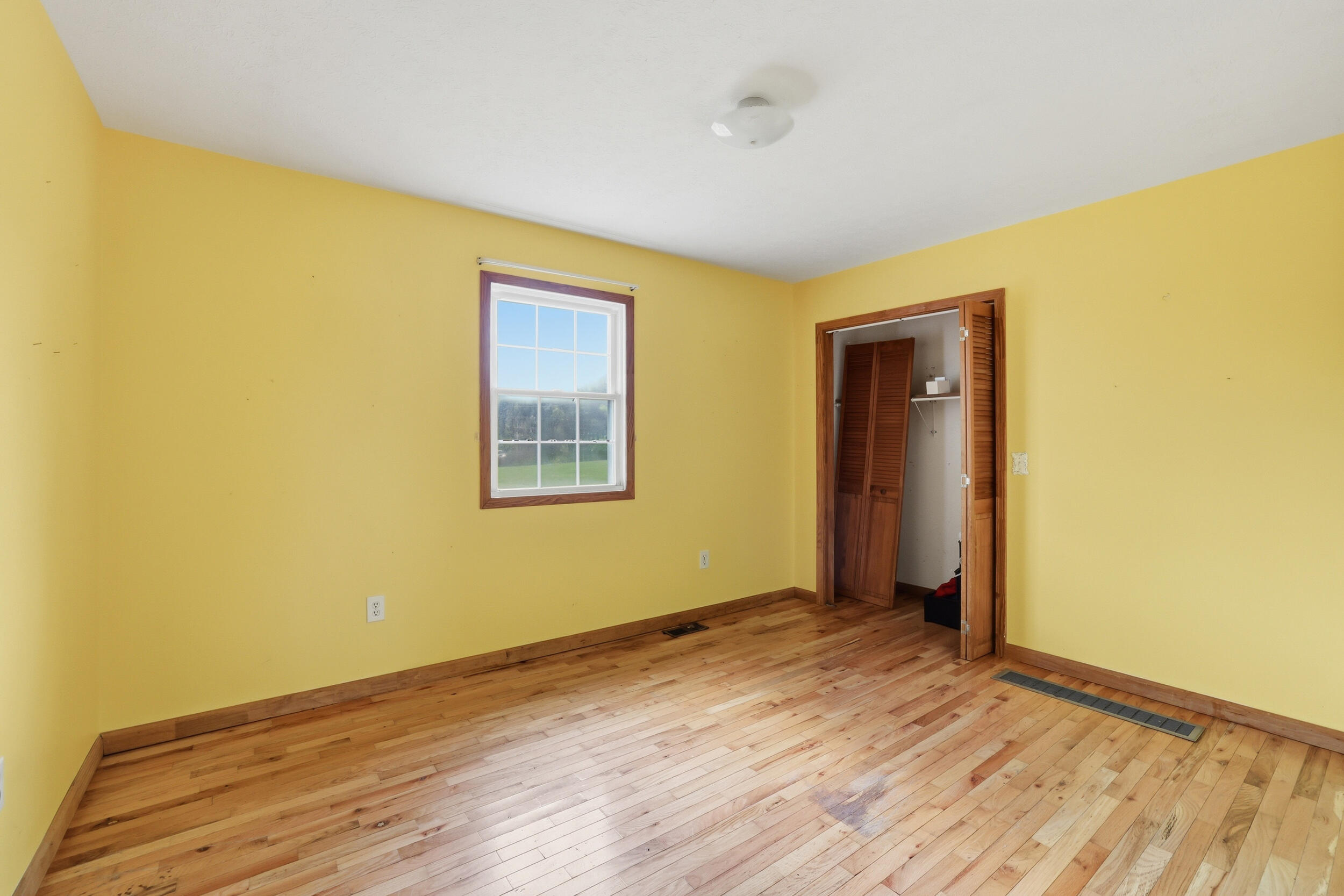 8100 Lebanon Road Danville, KY 40422 - Photo 18 of 40 Bedroom