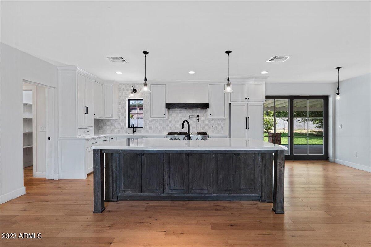 50 East Lamar Road Phoenix, AZ 85012 - Photo 7 of 34 10-Kitchen