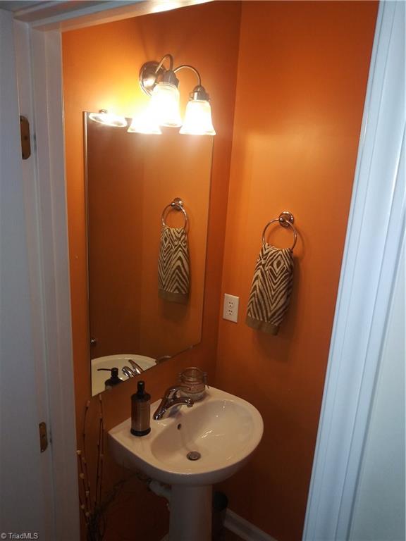 317 Apple Ridge Road Greensboro, NC 27406 - Photo 8 of 18 Gallery Image 8