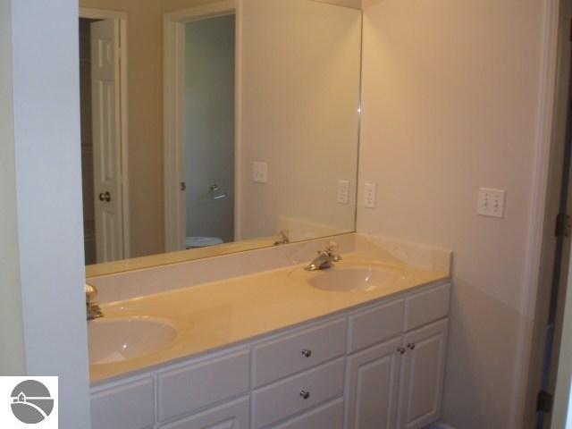 4203 Summerhill Road Traverse City, MI 49684 - Photo 14 of 15 1694478-13.JPG