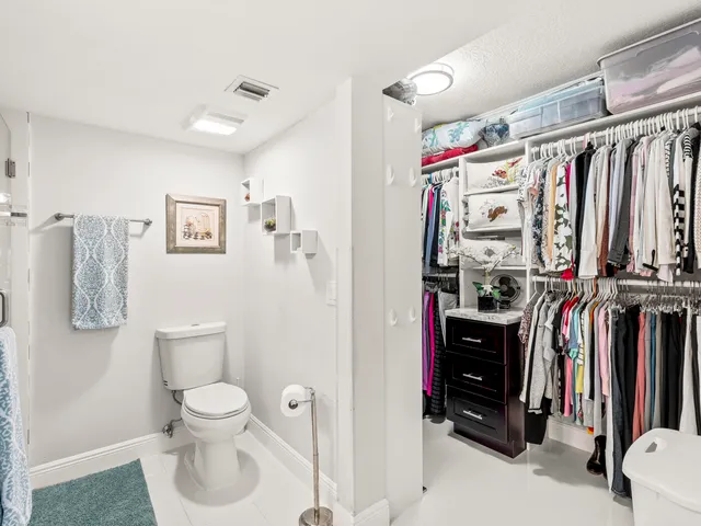 $335,000 | 6073 Balboa Circle, Unit 403, Boca Raton, FL 33433