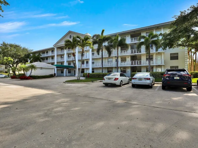 $335,000 | 6073 Balboa Circle, Unit 403, Boca Raton, FL 33433