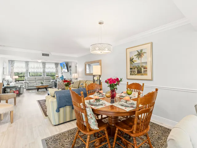 $335,000 | 6073 Balboa Circle, Unit 403, Boca Raton, FL 33433