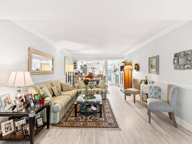 $335,000 | 6073 Balboa Circle, Unit 403, Boca Raton, FL 33433