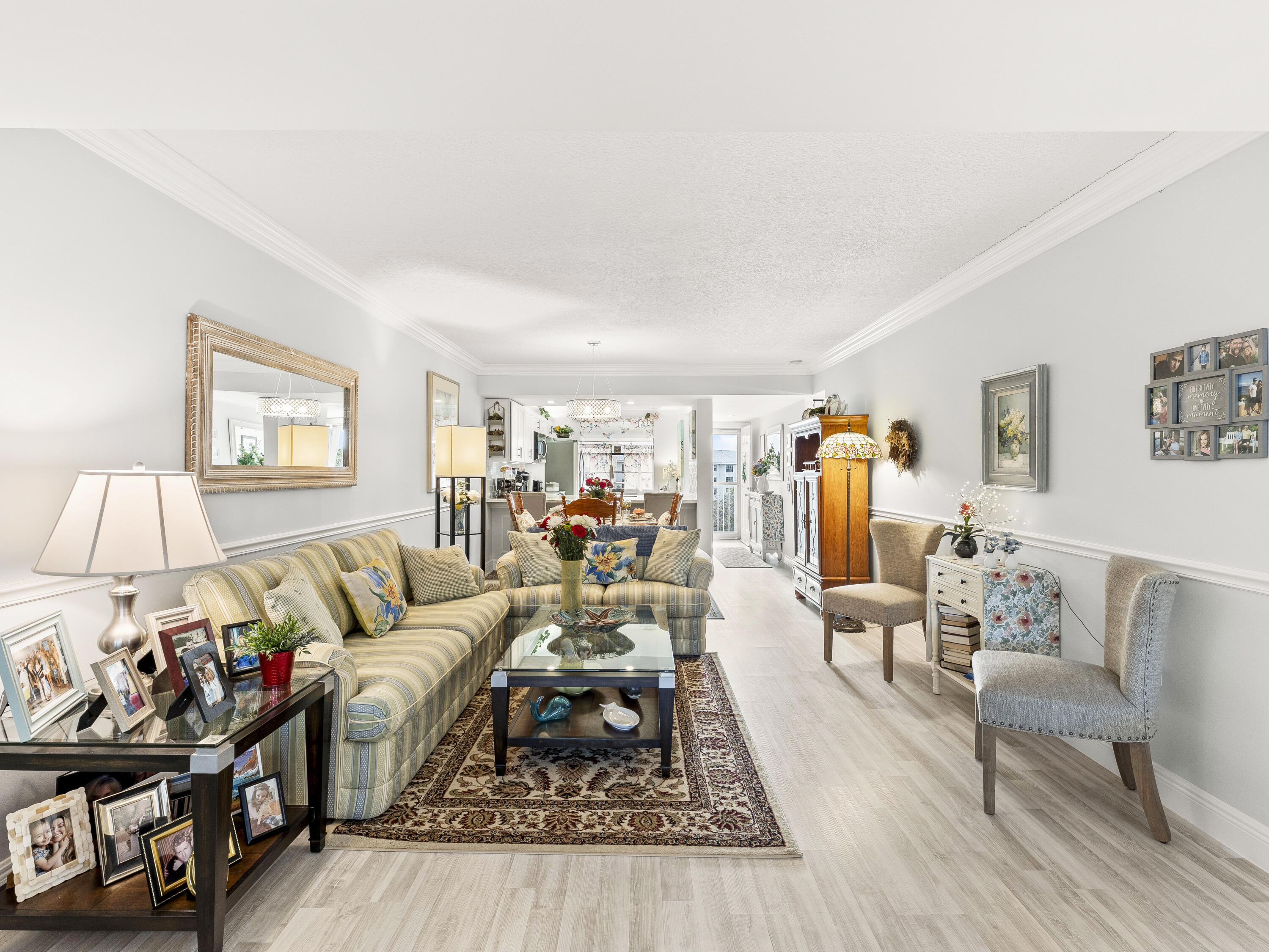 6073 Balboa Circle, Unit 403 Boca Raton, FL 33433 - Photo 6 of 24 20241226-CW5A2717