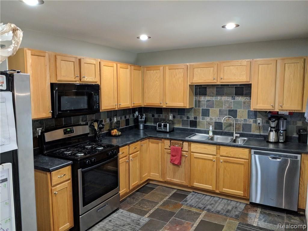 2965 James Road Auburn Hills, MI 48326 - Photo 5 of 6