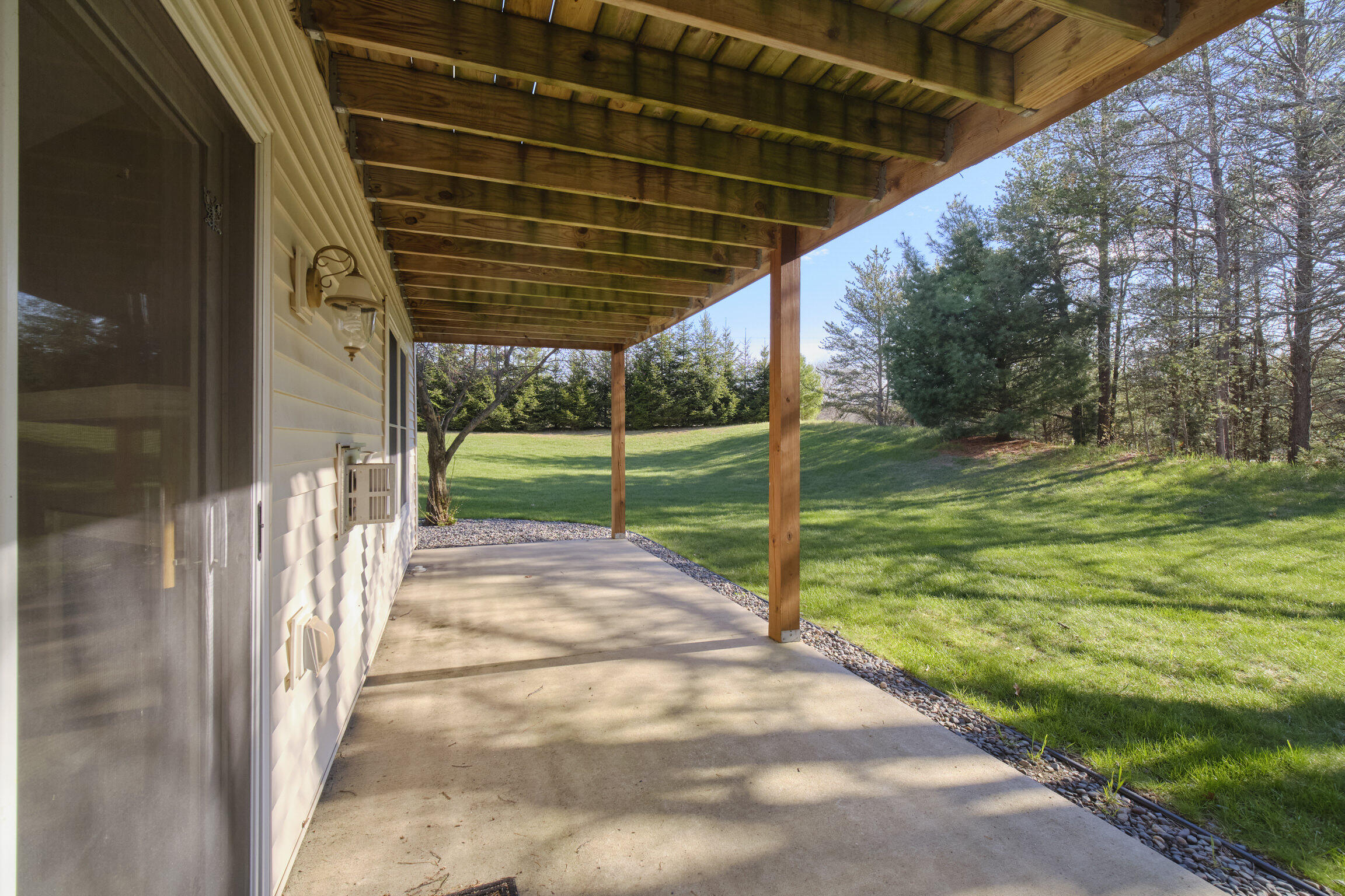 1972 Pine Ridge Drive Manistee, MI 49660 - Photo 35 of 54 1972_Pine_Ridge_Dr-38