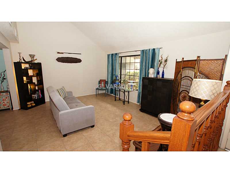 6890 Patayan Road Las Vegas, NV 89146 - Photo 5 of 34 Living Room.
