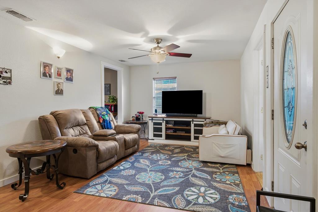 19917 County Road 4145 Lindale, TX 75771 - Photo 4 of 26