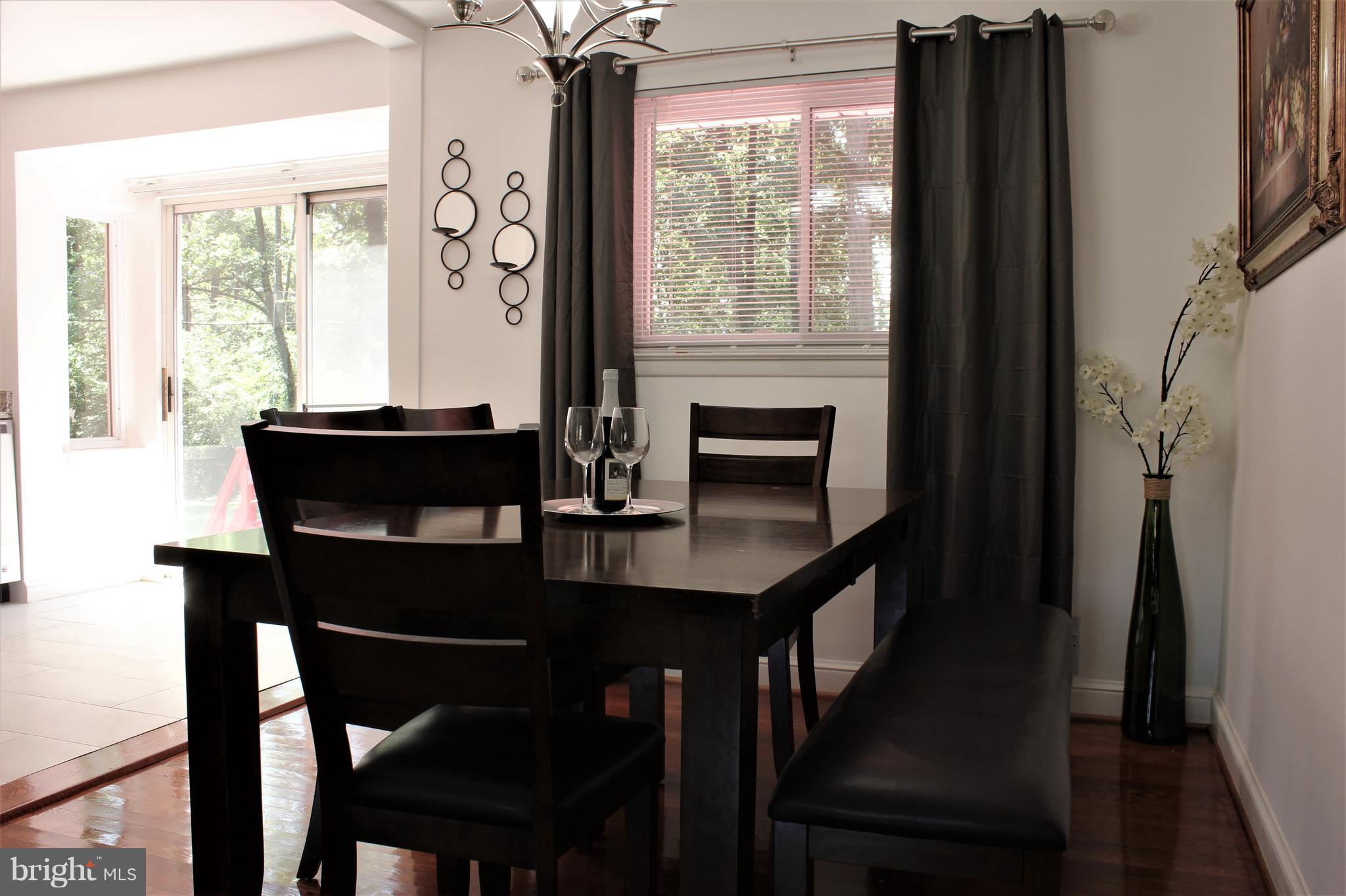 7101 Larrlyn Drive Springfield, VA 22151 - Photo 11 of 30 Dining Room