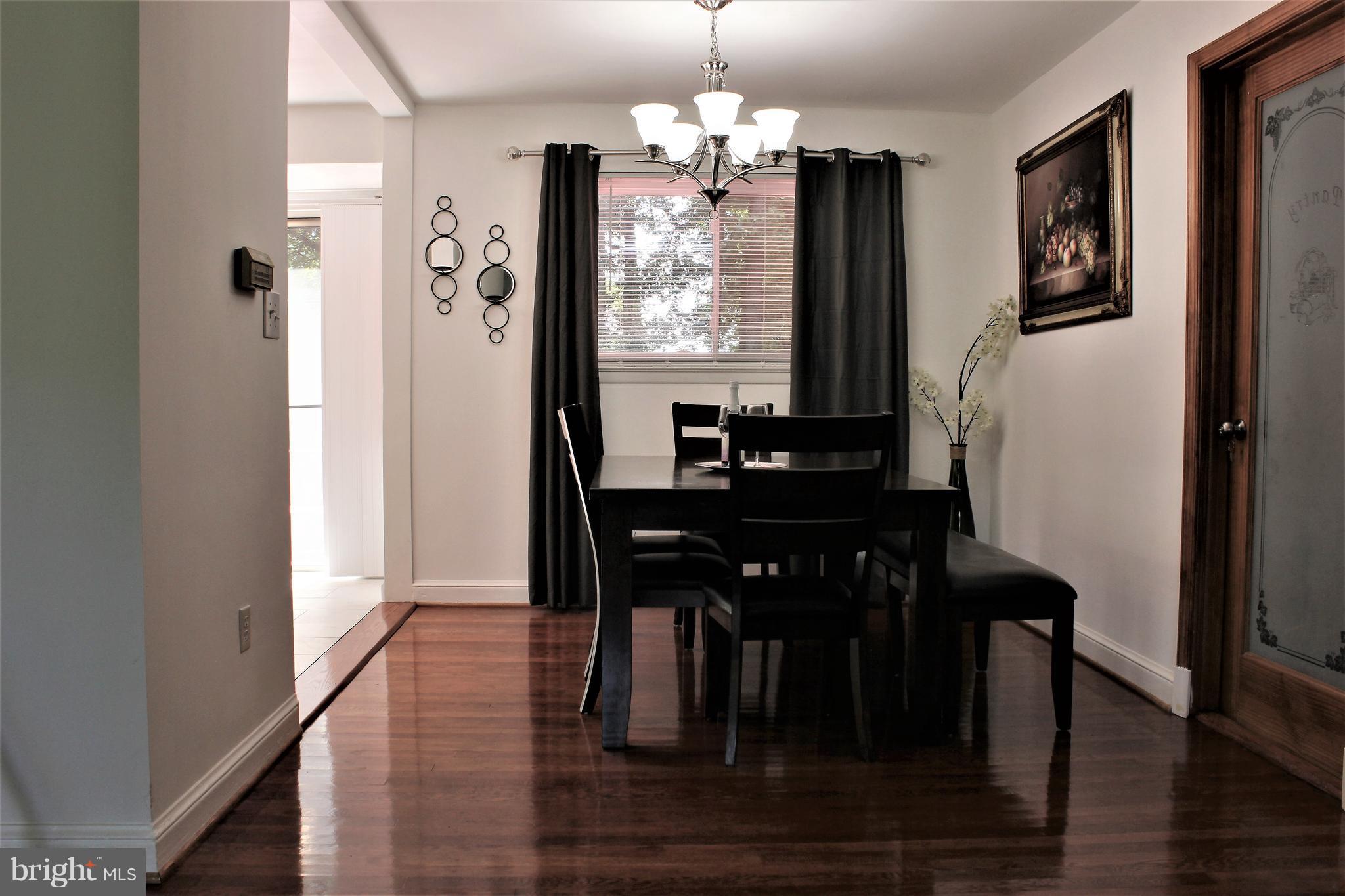 7101 Larrlyn Drive Springfield, VA 22151 - Photo 12 of 30 Dining Room