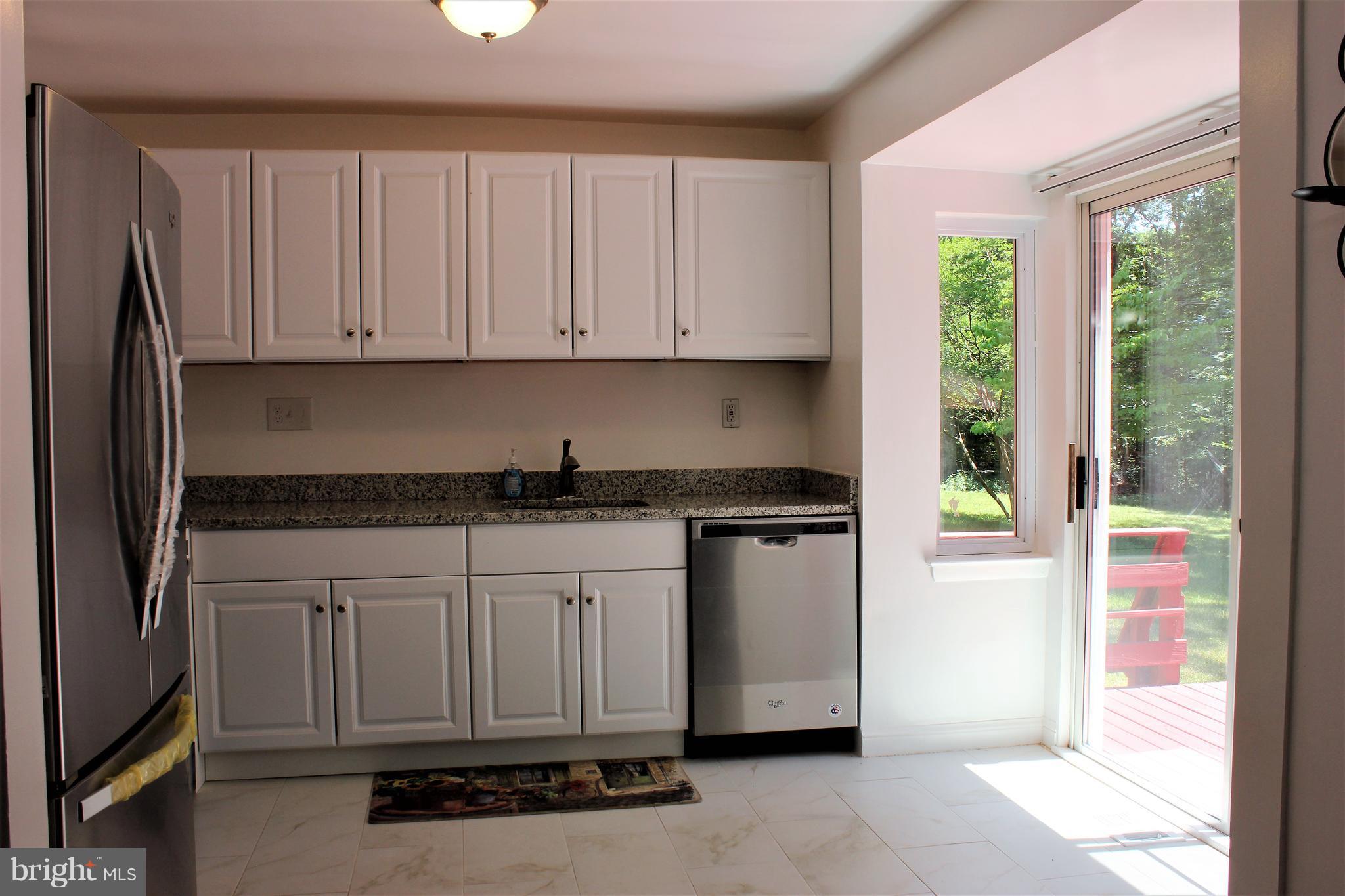 7101 Larrlyn Drive Springfield, VA 22151 - Photo 14 of 30 Kitchen