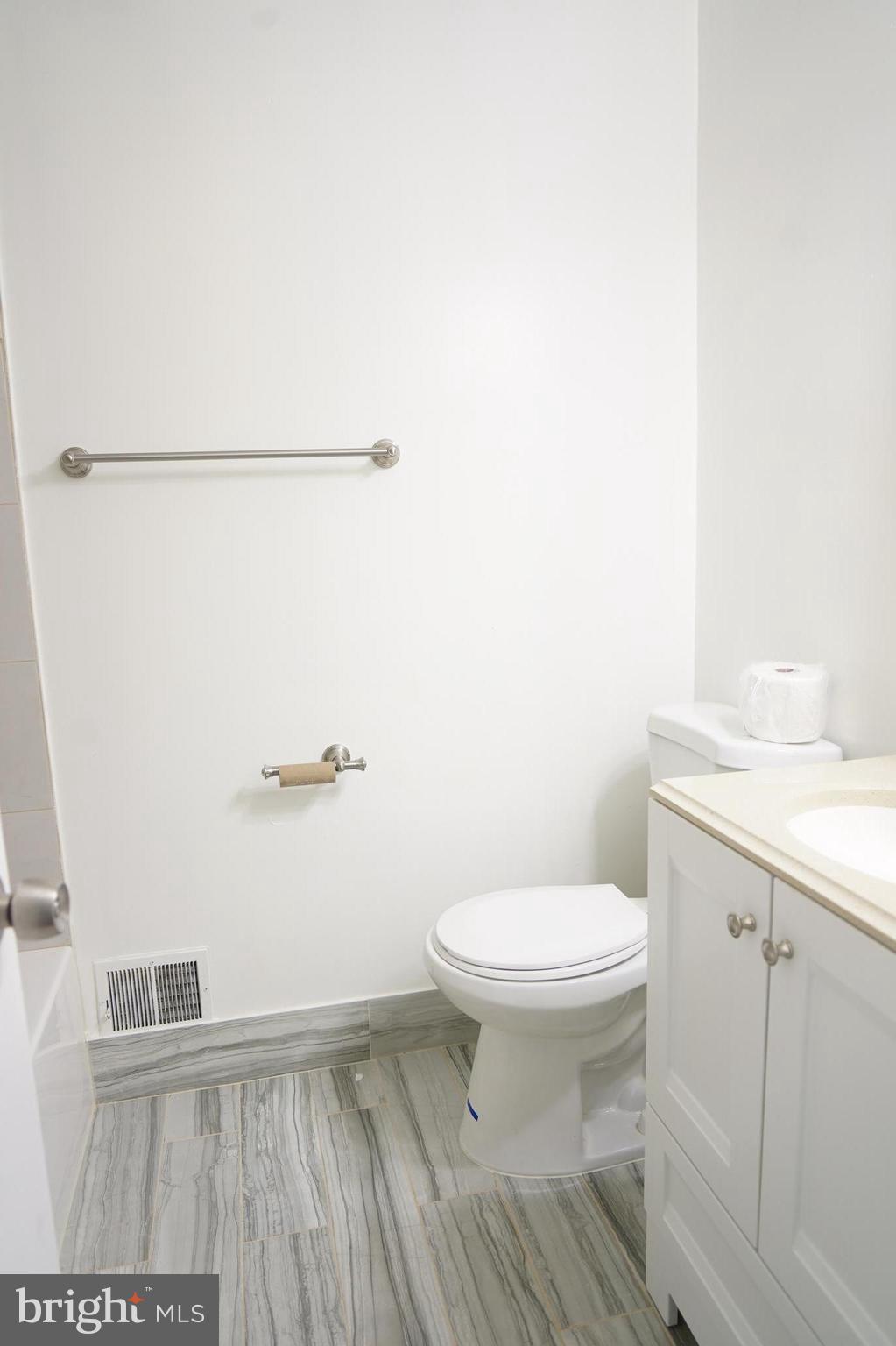 7101 Larrlyn Drive Springfield, VA 22151 - Photo 20 of 30 Bath
