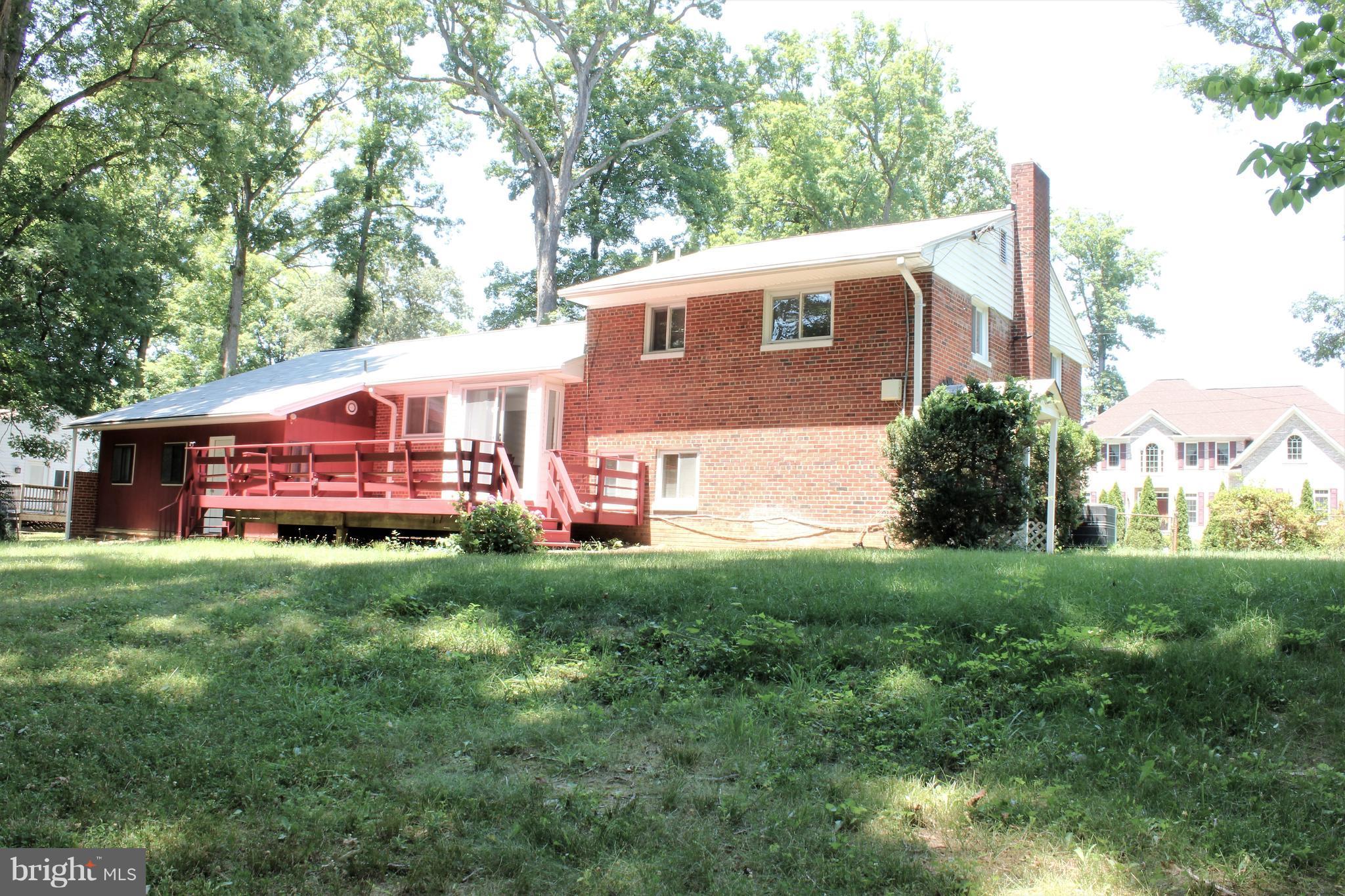 7101 Larrlyn Drive Springfield, VA 22151 - Photo 3 of 30 Exterior (Rear)
