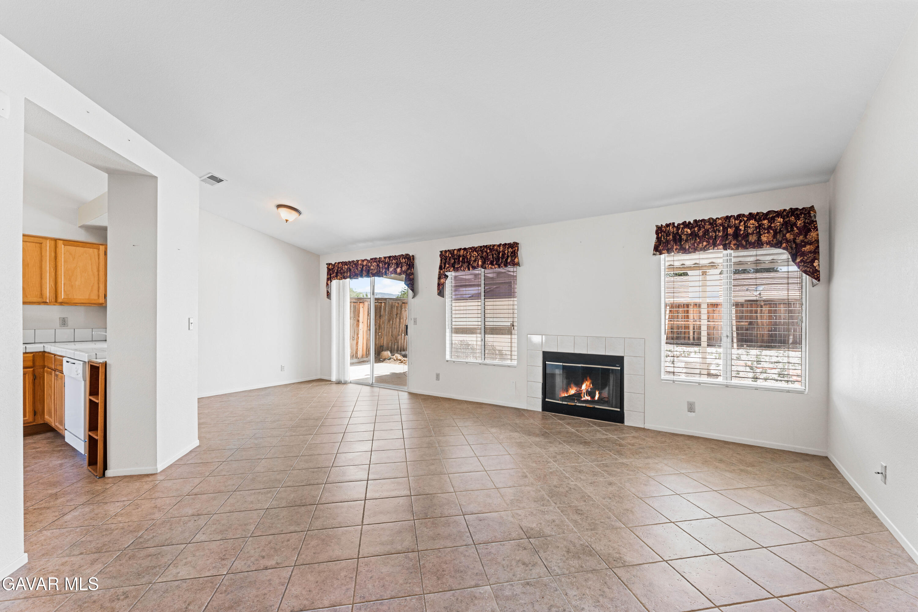 44327 Harbor Street Lancaster, CA 93536 - Photo 5 of 51 Harbor-5
