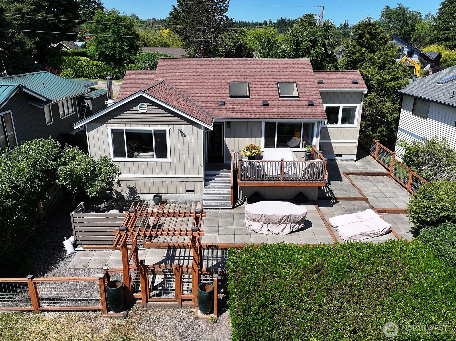 424 Island View Lane Langley, WA 98260 - Photo 29 of 39 a front view of a house with garden