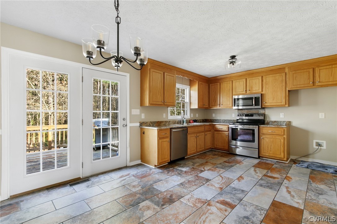 16753 Jolly Road Disputanta, VA 23842 - Photo 7 of 25 Gallery Image 7