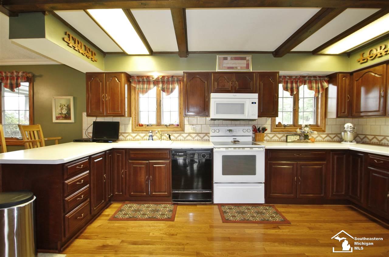 4903 Newport Road Newport, MI 48166 - Photo 10 of 47 31396575-9.JPG