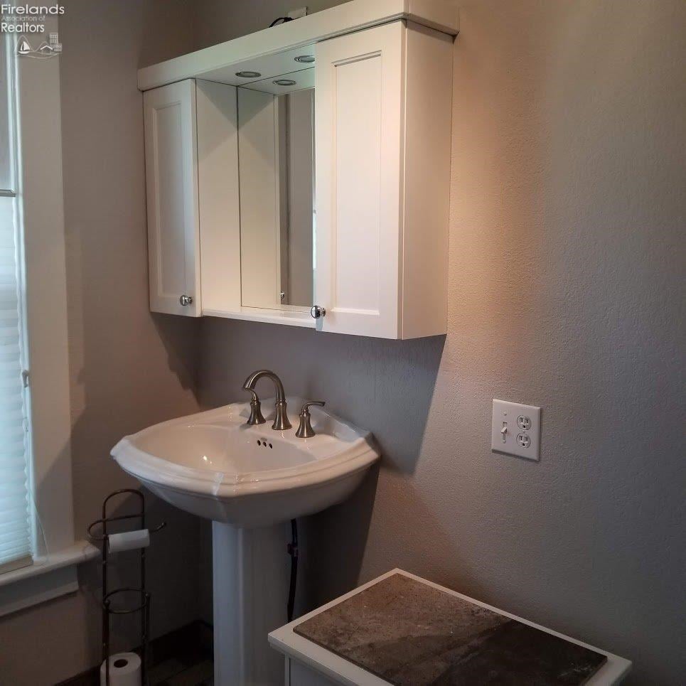 4196 East State Road, Unit B Port Clinton, OH 43452 - Photo 15 of 20 Gallery Image 15