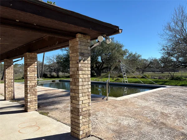 $675,000 | 784 Highway 183 Highway, Refugio, TX 78377
