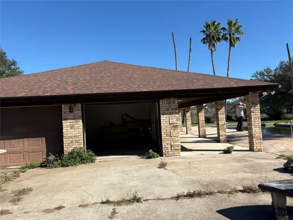 $675,000 | 784 Highway 183 Highway, Refugio, TX 78377