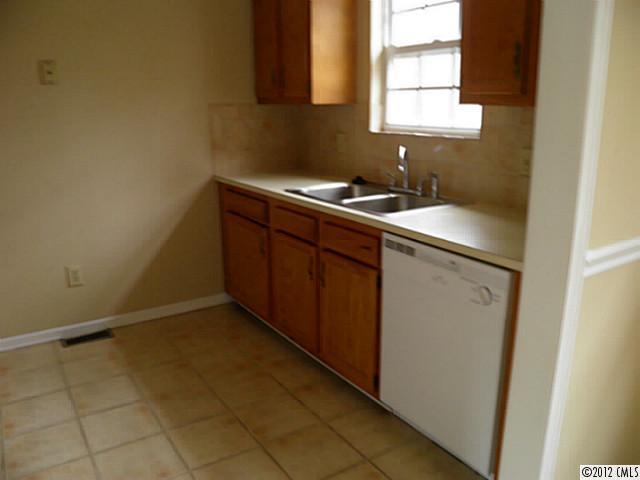 7226 Rothmore Street Charlotte, NC 28215 - Photo 6 of 12 Gallery Image 6