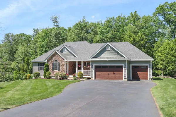 $975,000 | 145 Clement Road, Pelham, NH 03076